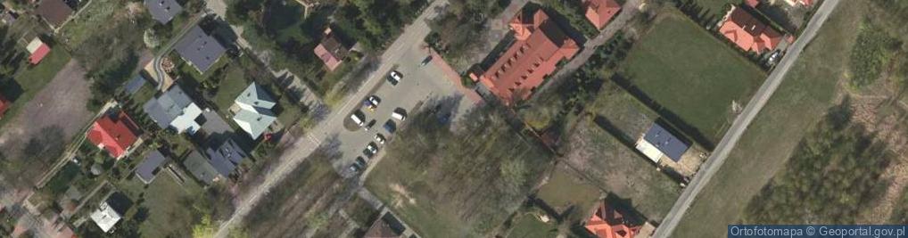 Zdjęcie satelitarne Michalowice, kosciol Wniebowziecia NMP, kamien wegielny