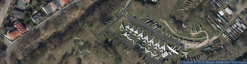 Zdjęcie satelitarne MiG-23 brake parashut