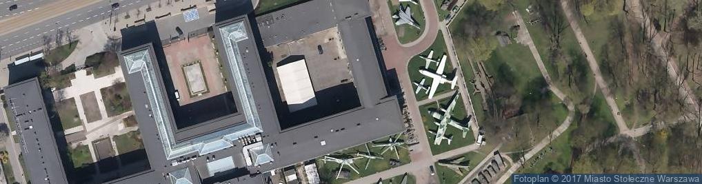Zdjęcie satelitarne Mig-29 muzeum wojska polskiego