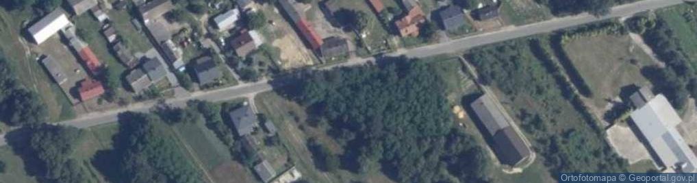 Zdjęcie satelitarne Niesułków - kościół pw. św. Wojciecha