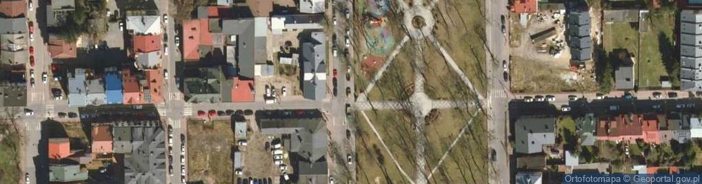 Zdjęcie satelitarne POL Nowy Dwór main square