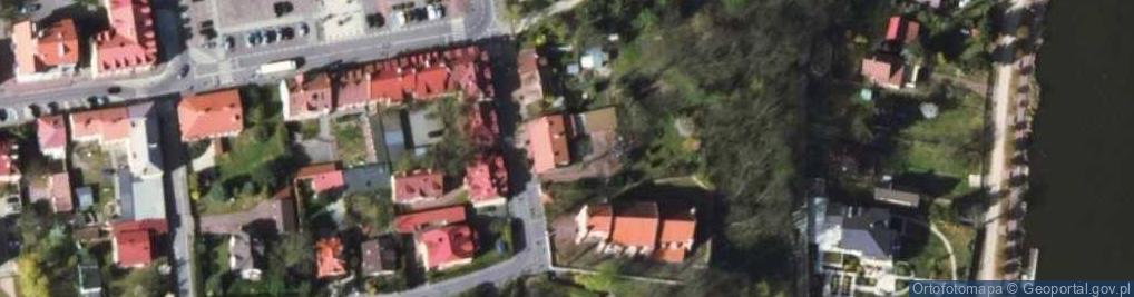 Zdjęcie satelitarne Serock, pohled na budovu kostela