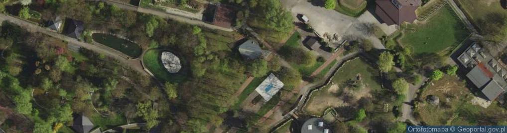 Zdjęcie satelitarne Śląski Ogród Zoologiczny - kotlina dinozaurów