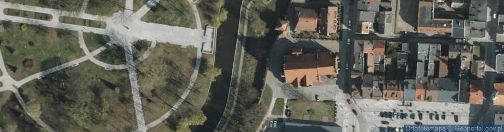 Zdjęcie satelitarne Starogard Gdański, Rynek, kostel sv Mateusze, detaily výzdoby II