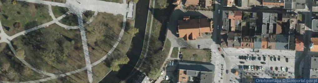 Zdjęcie satelitarne Starogard Gdański, Rynek, kostel sv Mateusze, pohled na kostel
