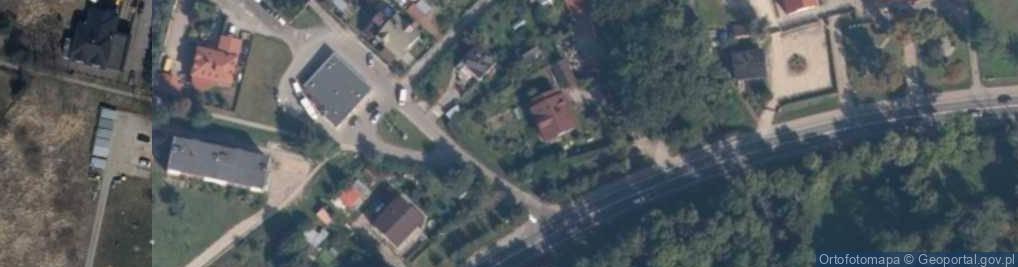 Zdjęcie satelitarne Swarozyn kosciol front