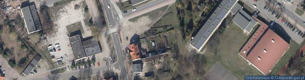 Zdjęcie satelitarne Szczecinecki ratusz nocą w świątecznej szacie