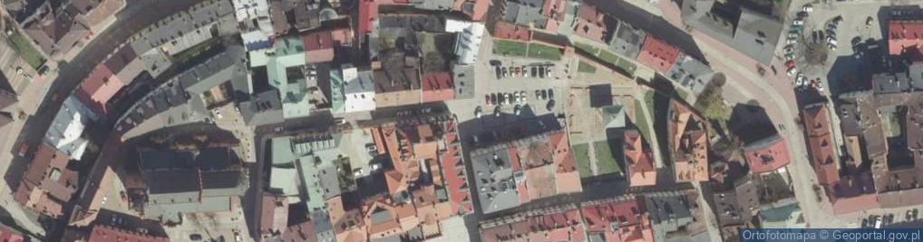 Zdjęcie satelitarne Tarnów, centrum města, pamětní deska obětem druhé světové války