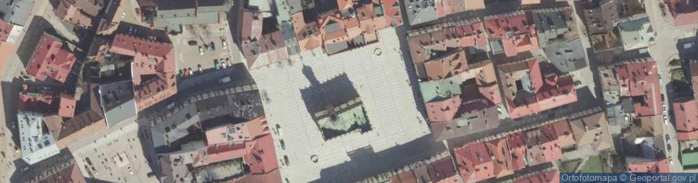Zdjęcie satelitarne Tarnów, centrum města, Rynek, vchod do radnice
