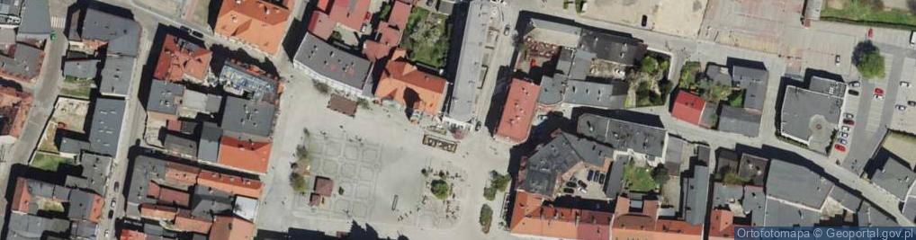 Zdjęcie satelitarne Tarnowskie Góry - Rynek - Współczesny budynek
