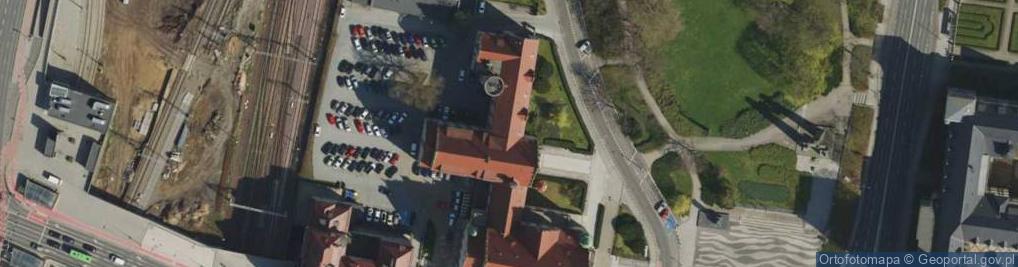 Zdjęcie satelitarne UAM Poznan hall