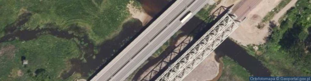 Zdjęcie satelitarne Uhowo - Mosty kolejowe nad Narwia