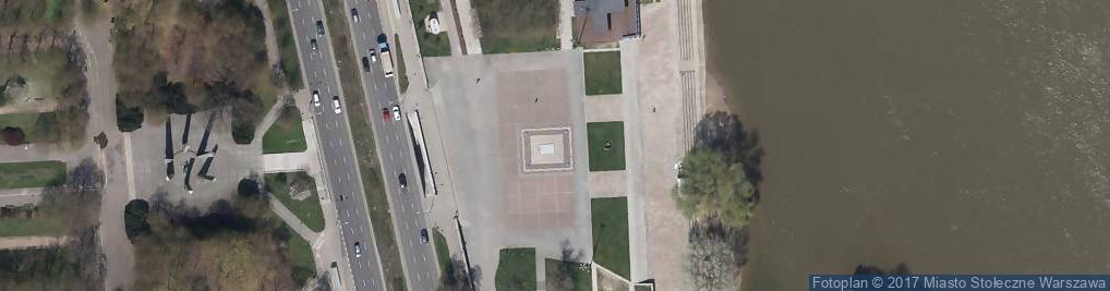 Zdjęcie satelitarne Warszawa pomnik 511 km