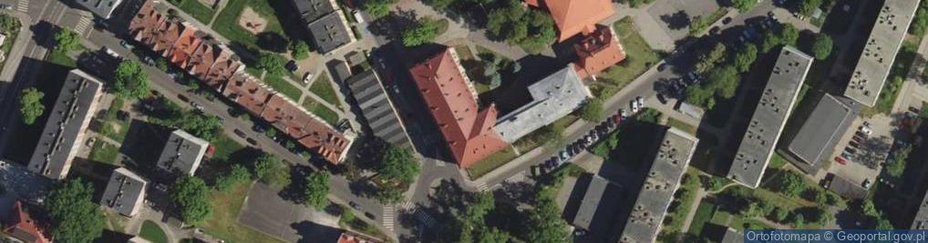 Zdjęcie satelitarne Powiatowe Centrum Edukacji I Kształcenia Kadr