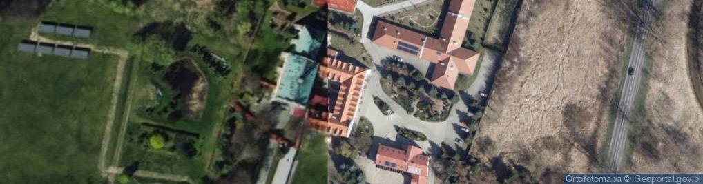 Zdjęcie satelitarne Zespół Szkół Salezjańskich Im. Ks. Antoniego Chlondowskiego