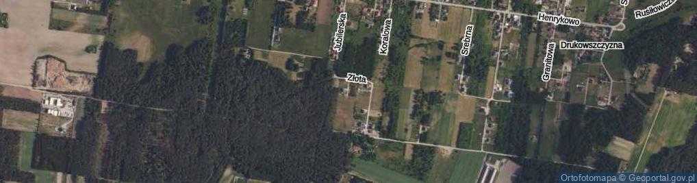 Zdjęcie satelitarne Jadeitowa ul.