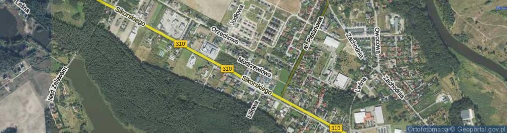 Zdjęcie satelitarne Modrzewiowa ul.
