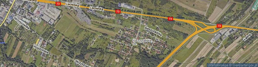 Zdjęcie satelitarne Pirenejska ul.