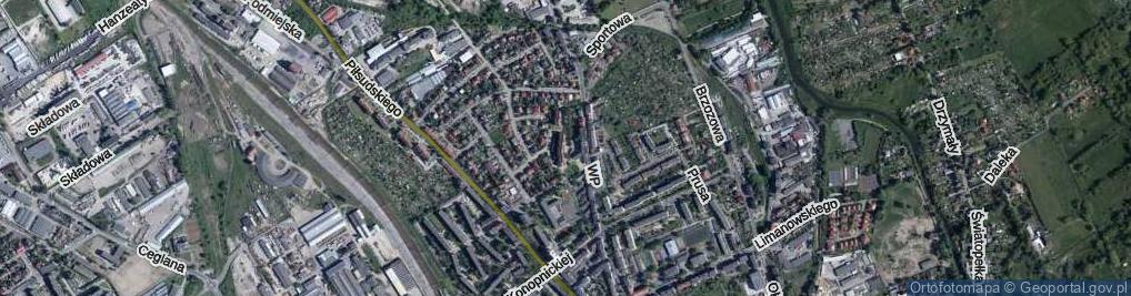 Zdjęcie satelitarne Sucharskiego Henryka, mjr. ul.