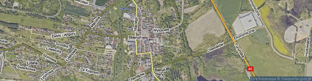 Zdjęcie satelitarne Trochy Jana, ks. ul.