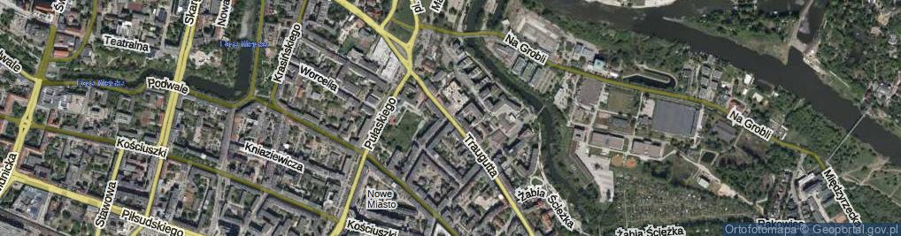 Zdjęcie satelitarne Traugutta Romualda, gen. ul.