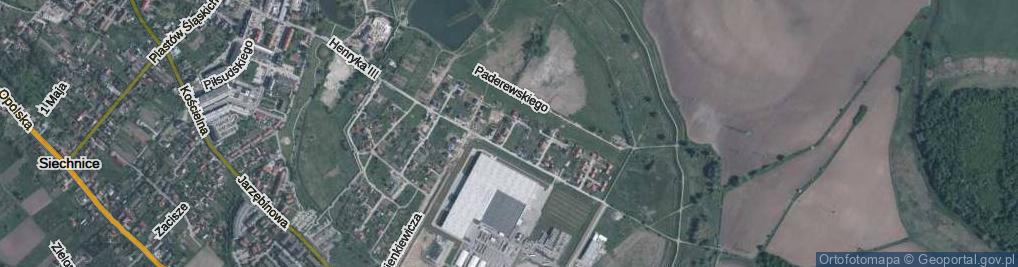 Zdjęcie satelitarne Tuwima Juliana ul.