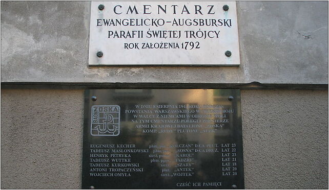 2007-09-21 Cmentarz Ewangelicko-Augsburski w Warszawie - tablica przed wejściem 01-172 - Zdjęcia