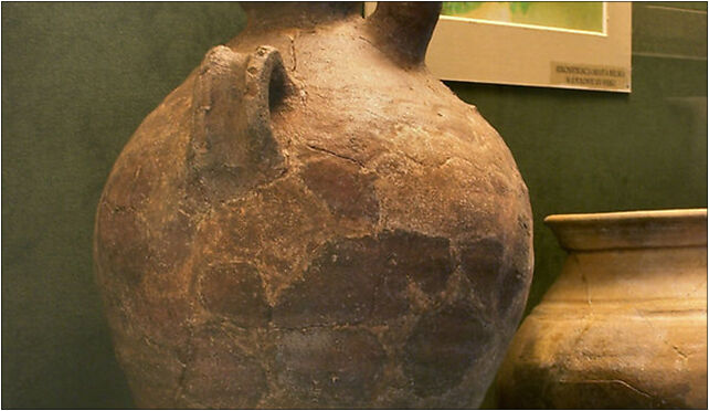 Archeologia (Bielsko) - naczynie gliniane, Wzgórze 16 43-300 - Zdjęcia