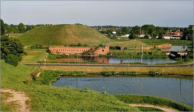 Bastion Zubr, Zwycięstwa, al.468, Gdańsk od 80-207 do 80-219 - Zdjęcia