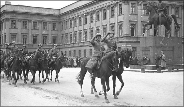 Bundesarchiv Bild 101I-001-0251-09, Warschau, Parade deutscher Truppen 00-325 - Zdjęcia
