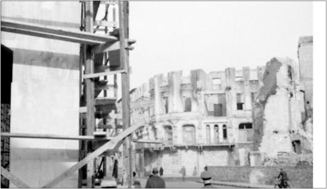 Bundesarchiv Bild 101I-131-0596-18, Warschau, zerstörte Häuser, Wiederaufbau 00-094 - Zdjęcia