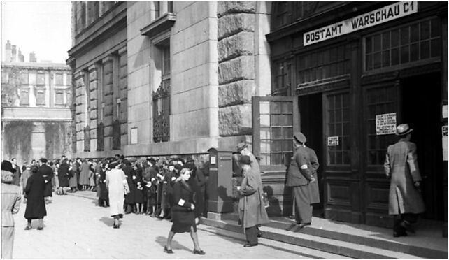 Bundesarchiv Bild 101I-131-0596-27, Warschau, Postamt, wartende Zivilisten 00-030 - Zdjęcia