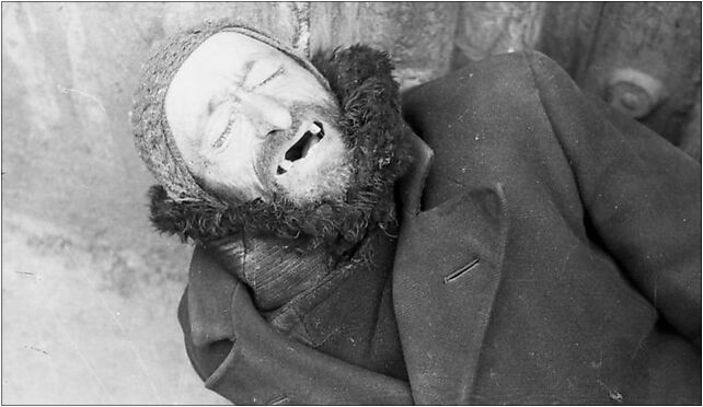 Bundesarchiv Bild 101I-134-0780-08, Polen, Ghetto Warschau, Kranker Jude 00-140 - Zdjęcia