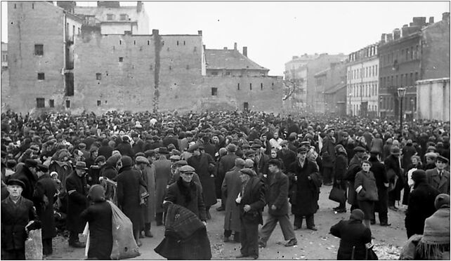 Bundesarchiv Bild 101I-134-0780-39, Polen, Ghetto Warschau, Marktszene 01-031 - Zdjęcia