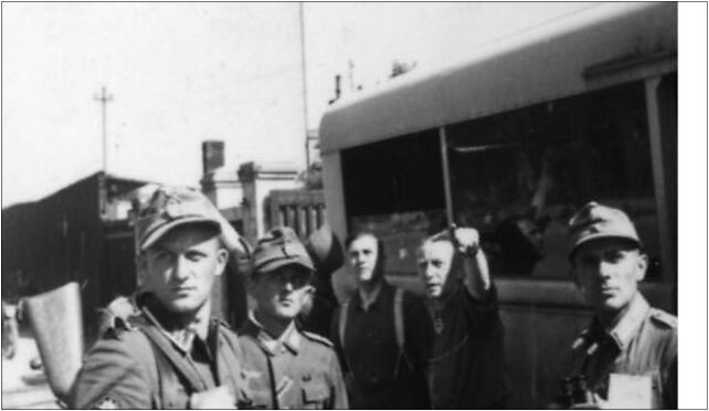 Bundesarchiv Bild 101I-695-0411-03A, Warschauer Aufstand, Gebirgsjäger 01-134 - Zdjęcia