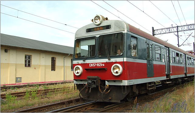 Elbląg, nádraží, EN 57 s rekonstruovaným předním čelem 82-300 - Zdjęcia