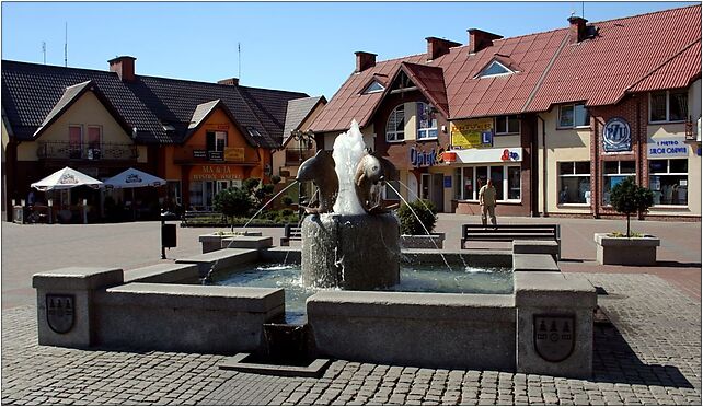 Fontanna na rynku w Czersku 02.07.10 p, Kościuszki, Czersk od 89-642 do 89-650 - Zdjęcia