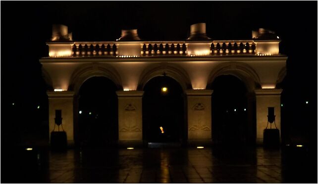 Grób nieznanego żołnierza nocą, Warszawa 00-068 - Zdjęcia