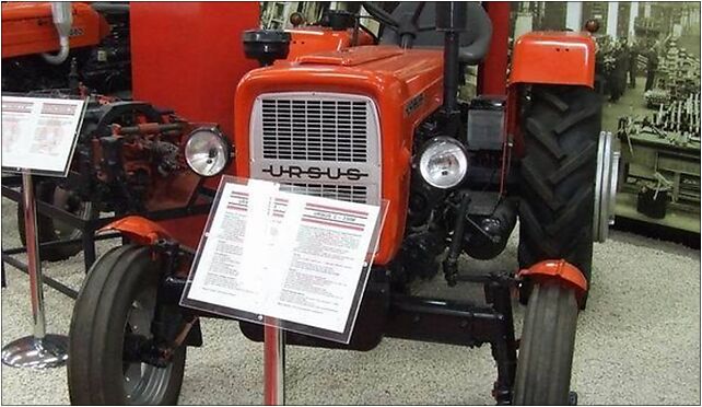 Image-PL Ursus C-330M tractor, Posag 7 Panien, Warszawa 02-495 - Zdjęcia
