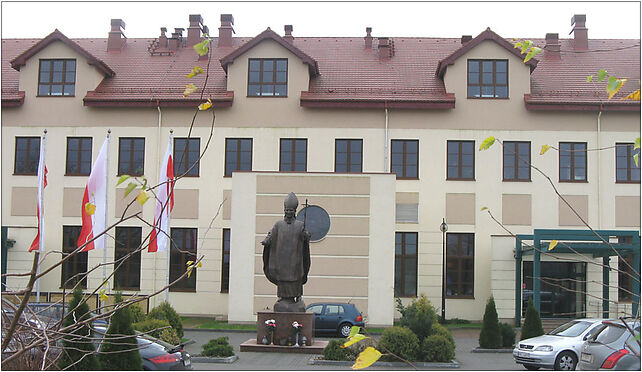 Ioannes Paulus II monument in The University of Social & Medial Culture in Toruń 2 87-100 - Zdjęcia