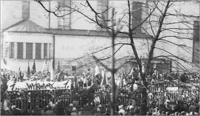 Jerzy Popieluszko Funeral - 36, Felińskiego Alojzego 54, Warszawa od 01-530 do 01-784 - Zdjęcia