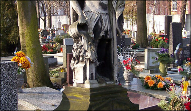 Katowice - Cmentarz przy ul. Francuskiej - Św. Florian 01 40-027 - Zdjęcia