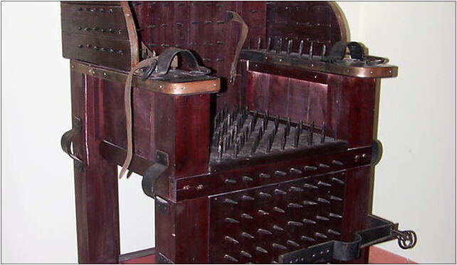 Muzeum Ziemi Lubuskiej - Muzeum Tortur - Krzesło czarownic 2 65-033 - Zdjęcia