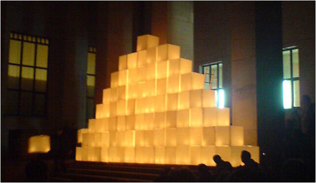 PL Ligh and gravitation - pyramid, Aleje Jerozolimskie 3, Warszawa 00-495 - Zdjęcia