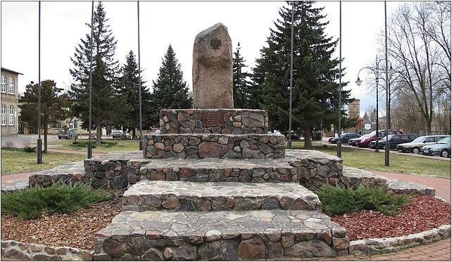 Podlaskie - Choroszcz - Plac Brodowicza - Pomnik Poległych - Front 16-070 - Zdjęcia