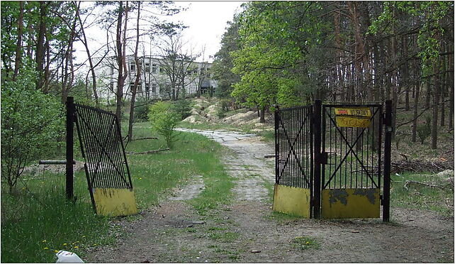 POL Komplaks7215 entrance, Łuże, Łomianki 05-092 - Zdjęcia