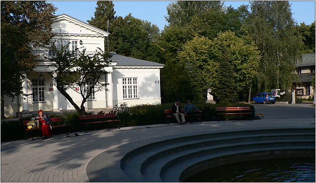 Pruszkow, urzad stanu cywilnego i fontanna, Prusa Bolesława 28 05-800 - Zdjęcia