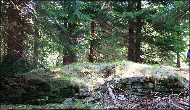 Ruiny schroniska na Trzech Kopcach w Beskidzie Slaskim, Jagodowa 43-370 - Zdjęcia