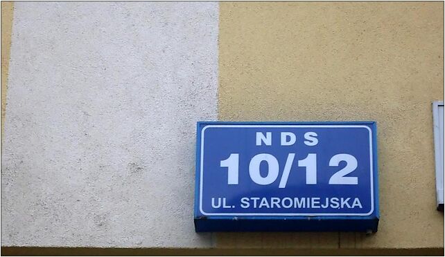 Street sign at ulica Starowiejska in Gdynia. Name of street at sign contain the misprint 81-363 - Zdjęcia