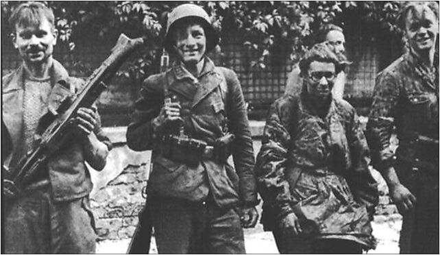 Warsaw Uprising by Tomaszewski - Warecka 15, Nowy Świat 58A 00-363 - Zdjęcia